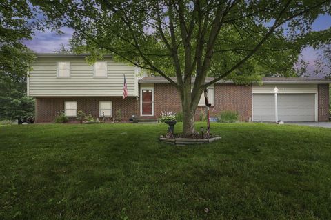 Photo of 71 Cosmos Lane, Pataskala, OH 43062 (MLS # 225025600)