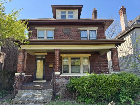 Photo of 347 E 12th Avenue, Columbus, OH 43201 (MLS # 226010996)