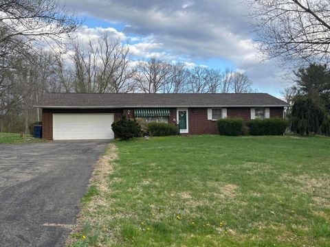 Photo of 310 Marsha Lane, Zanesville, OH 43701 (MLS # 226010843)