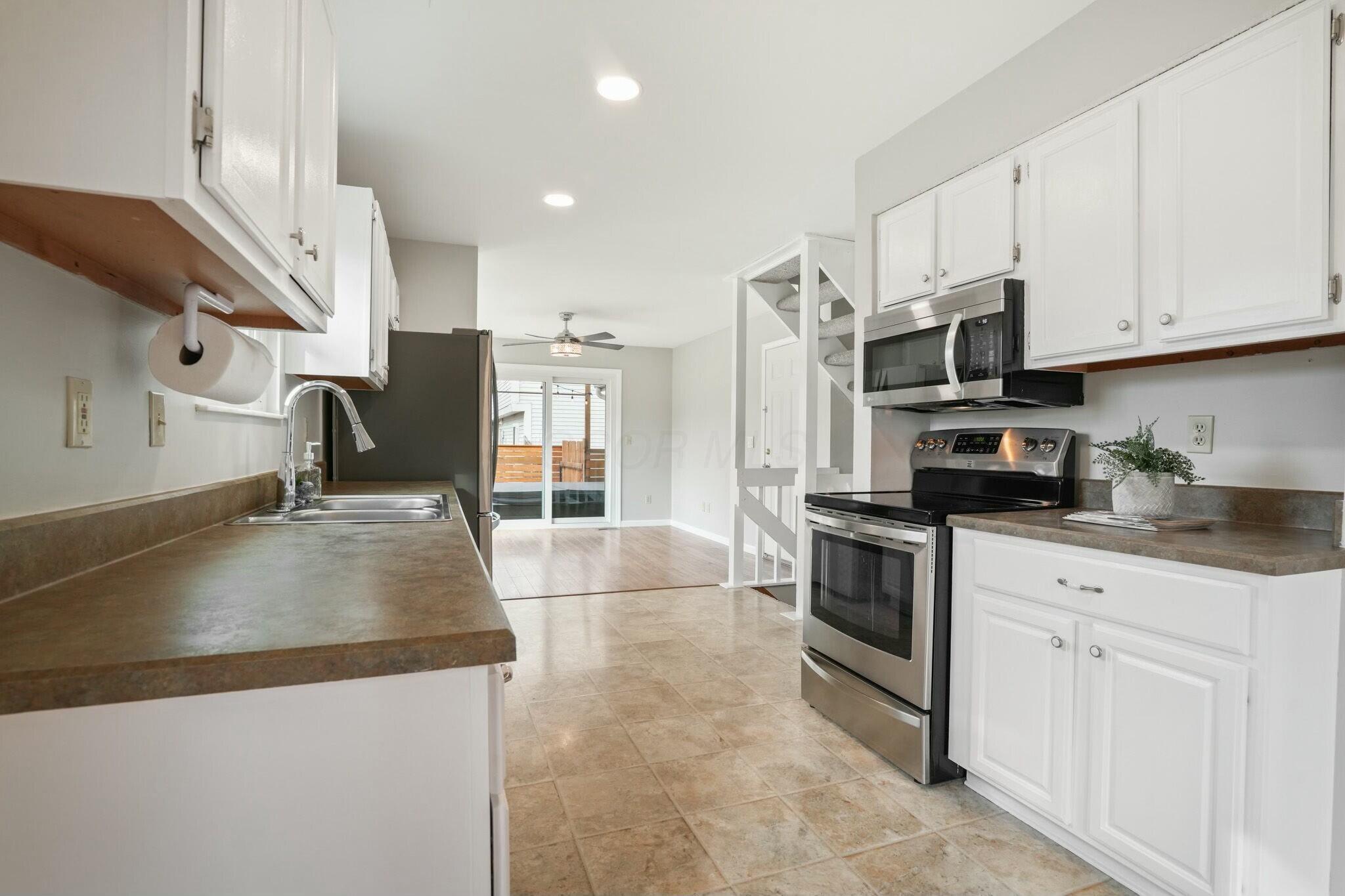 4933 Silver Bow Drive, Hilliard, Ohio image 8