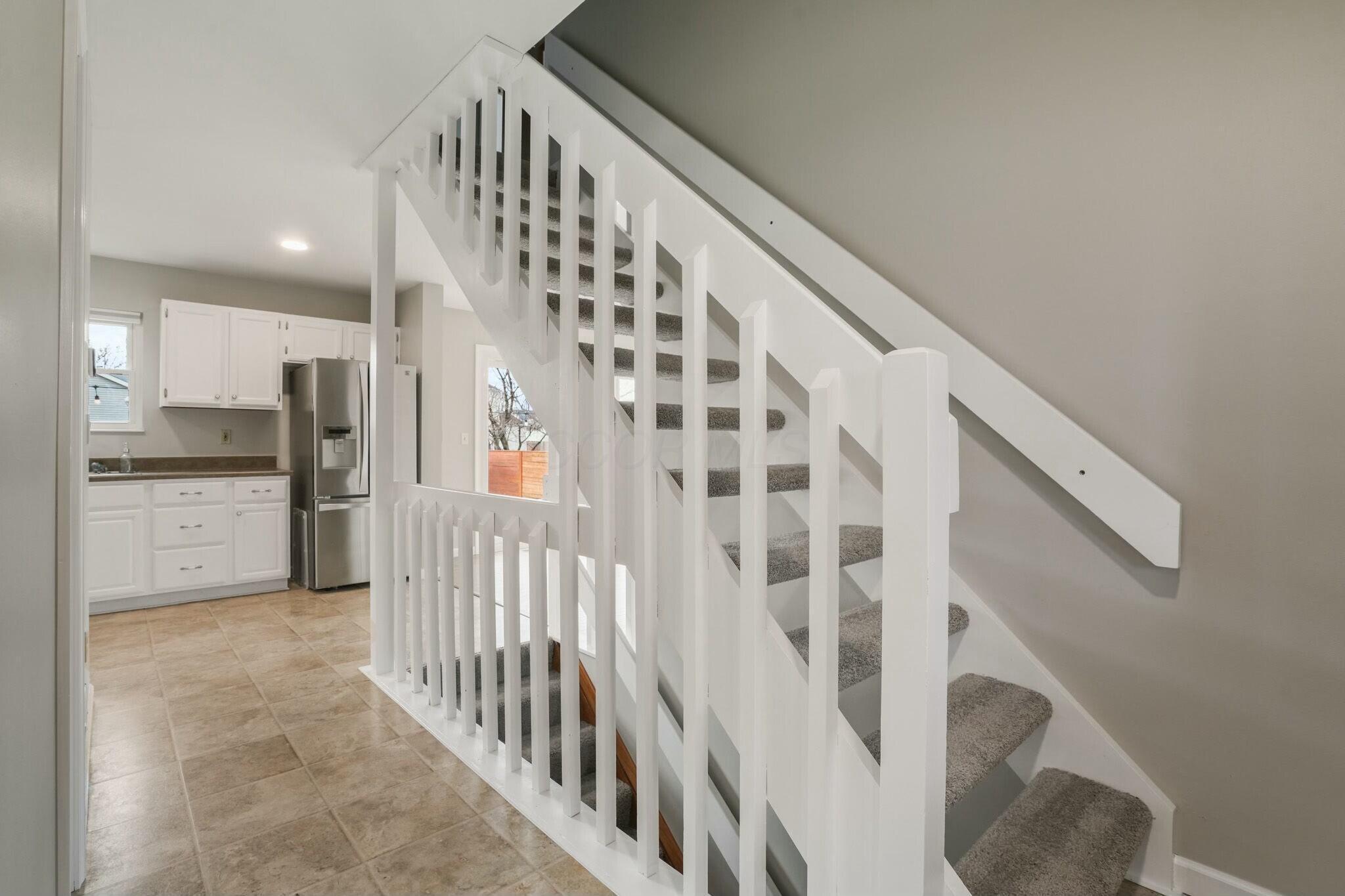4933 Silver Bow Drive, Hilliard, Ohio image 3