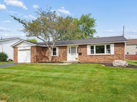 Photo of 3200 Kingswood Drive, Grove City, OH 43123 (MLS # 226035517)