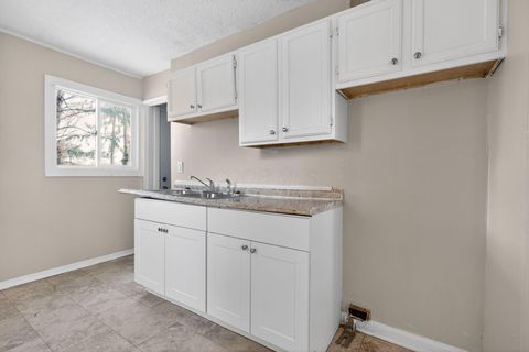 Tiny photo for 1042 S Hampton Road, Columbus, OH 43227 (MLS # 225045520)