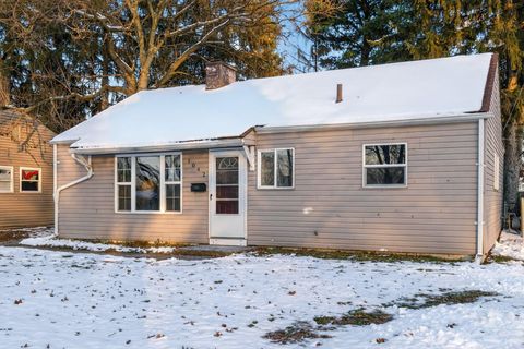 Tiny photo for 1042 S Hampton Road, Columbus, OH 43227 (MLS # 225045520)