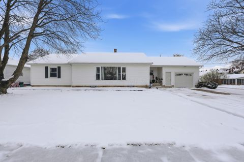 Photo of 927 S East Street, Bucyrus, OH 44820 (MLS # 226000321)