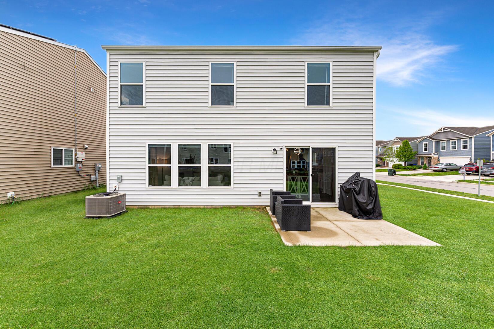 7430 Sugarbark Drive, Canal Winchester, Ohio image 32