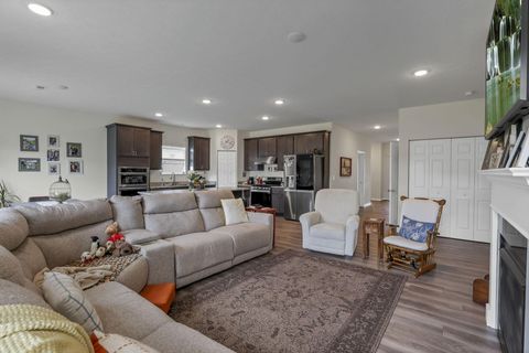 Tiny photo for 236 Rochdale, Delaware, OH 43015 (MLS # 226014119)