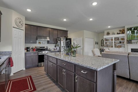 Tiny photo for 236 Rochdale, Delaware, OH 43015 (MLS # 226014119)