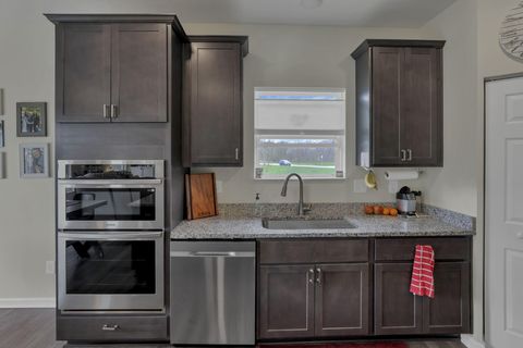 Tiny photo for 236 Rochdale, Delaware, OH 43015 (MLS # 226014119)