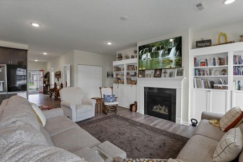 Tiny photo for 236 Rochdale, Delaware, OH 43015 (MLS # 226014119)