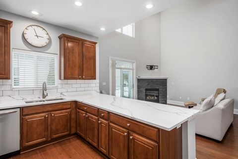 Tiny photo for 4635 Oracle Lane 40 #40, Hilliard, OH 43026 (MLS # 226005522)