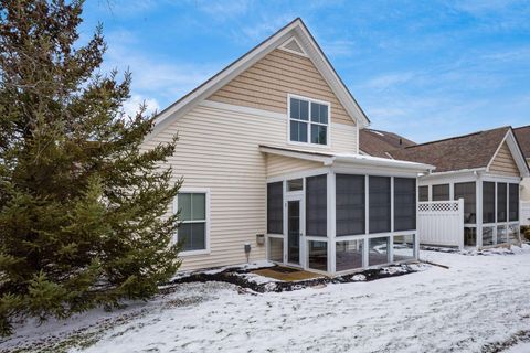 Tiny photo for 4635 Oracle Lane 40 #40, Hilliard, OH 43026 (MLS # 226005522)