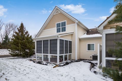 Tiny photo for 4635 Oracle Lane 40 #40, Hilliard, OH 43026 (MLS # 226005522)