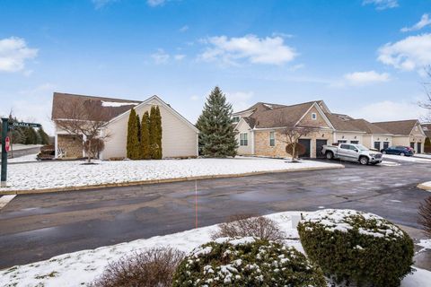 Tiny photo for 4635 Oracle Lane 40 #40, Hilliard, OH 43026 (MLS # 226005522)