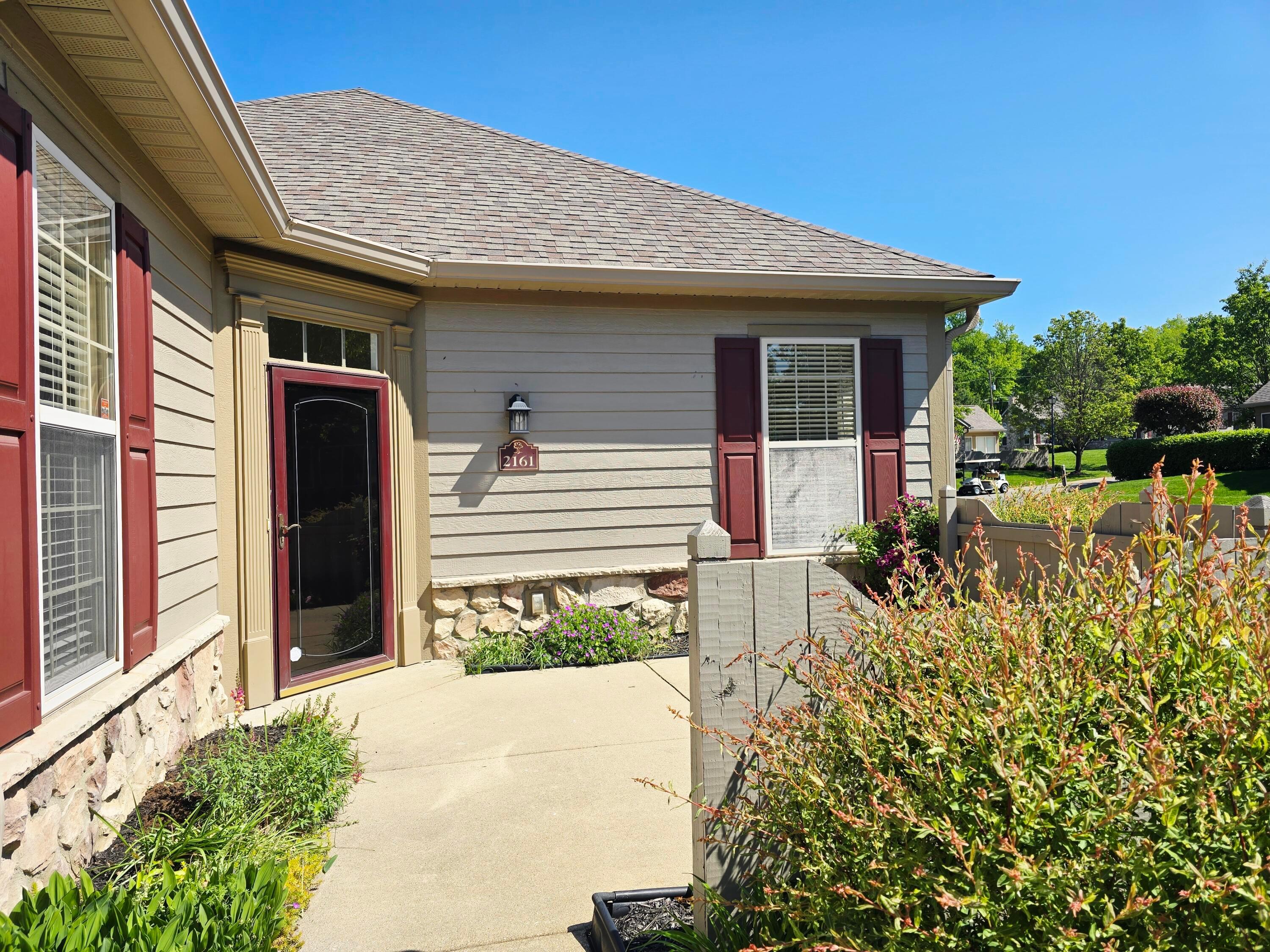2161 William T Circle