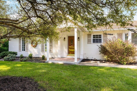 Photo of 13805 Cobblestone Lane NW, Pickerington, OH 43147 (MLS # 226037811)