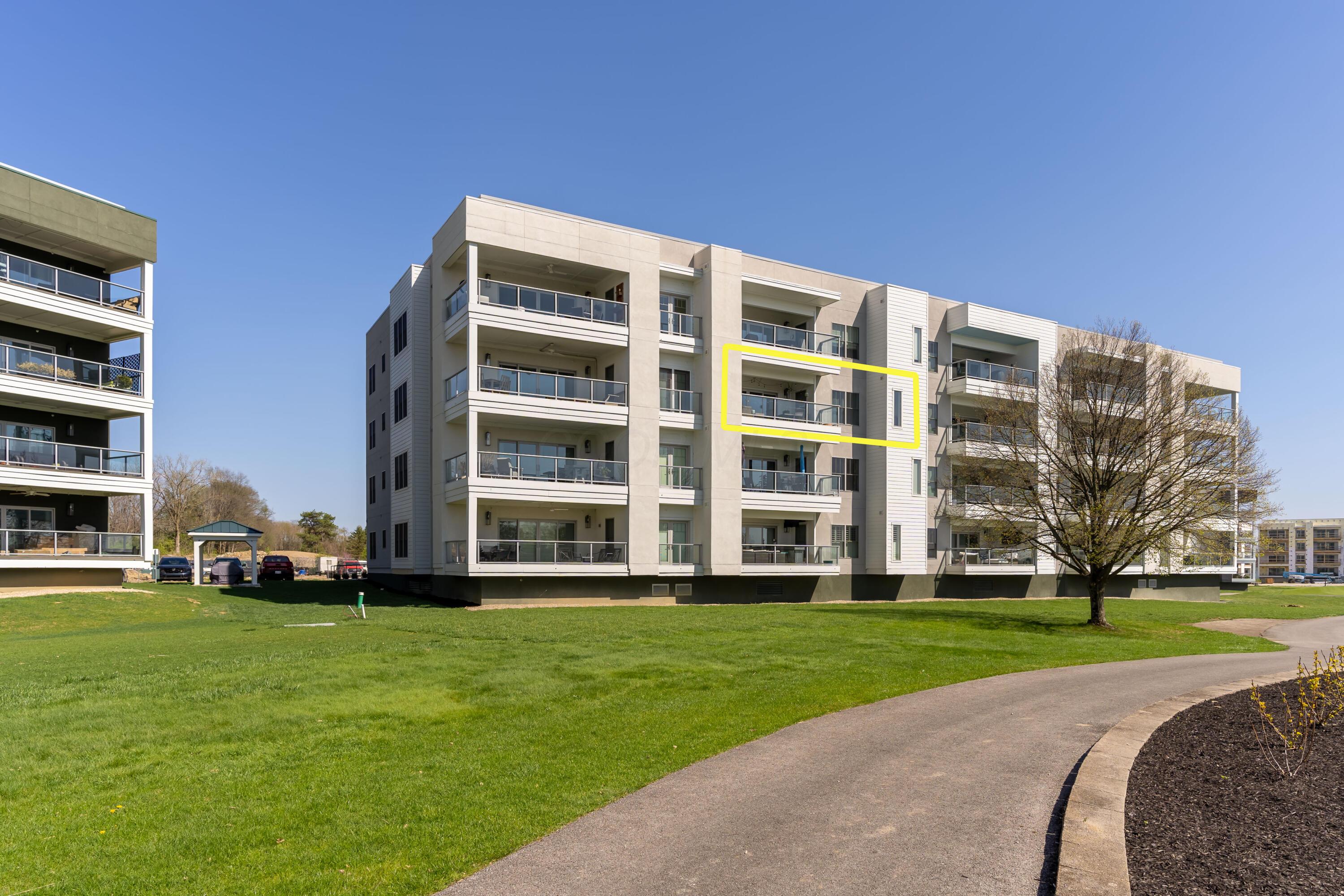 5285 Highpointe Lakes Drive #304, Westerville, Ohio image 2