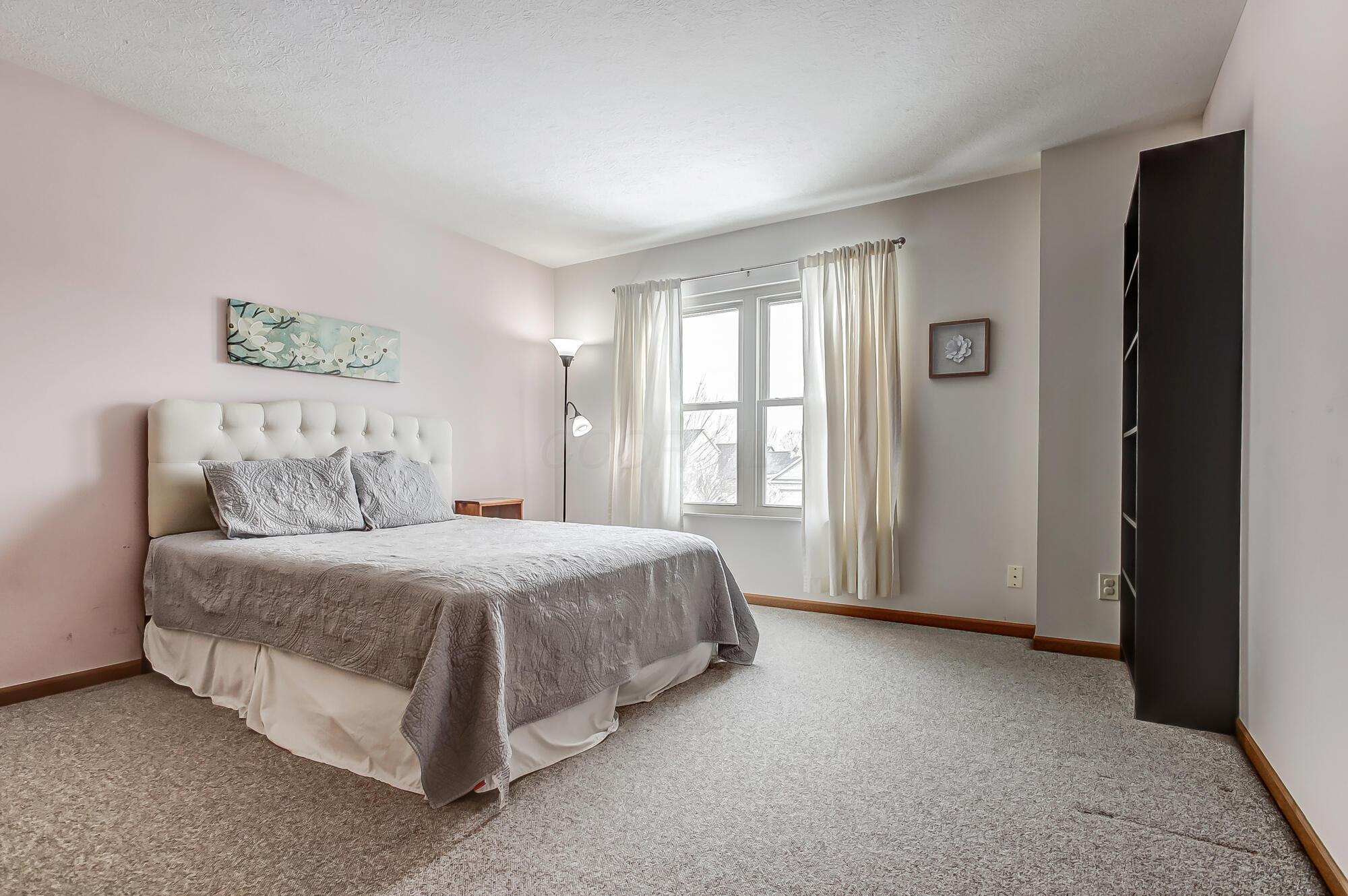 2127 Twin Flower Circle, Grove City, Ohio image 31