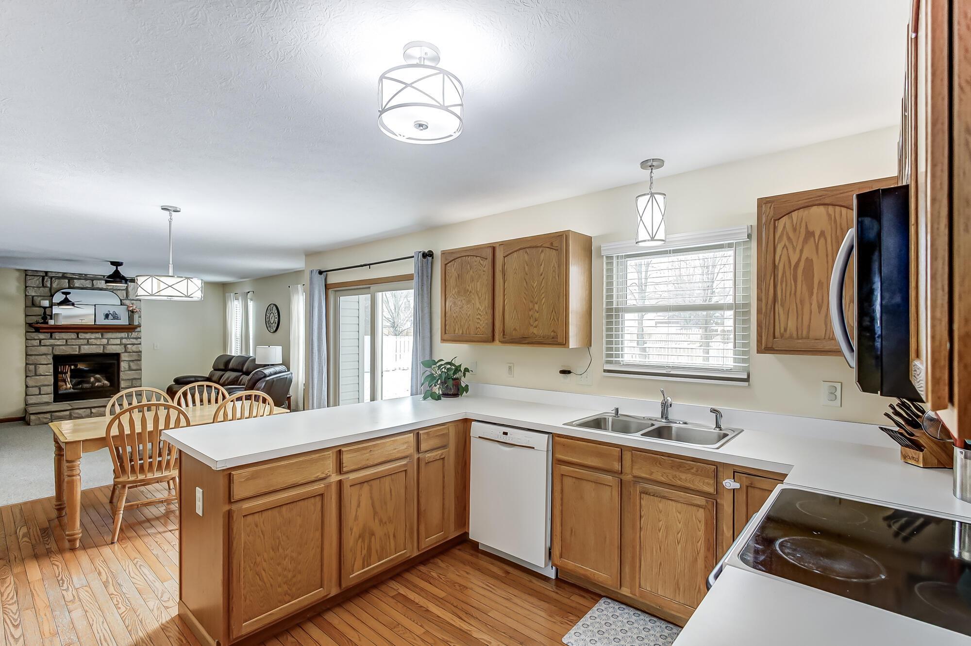 2127 Twin Flower Circle, Grove City, Ohio image 7