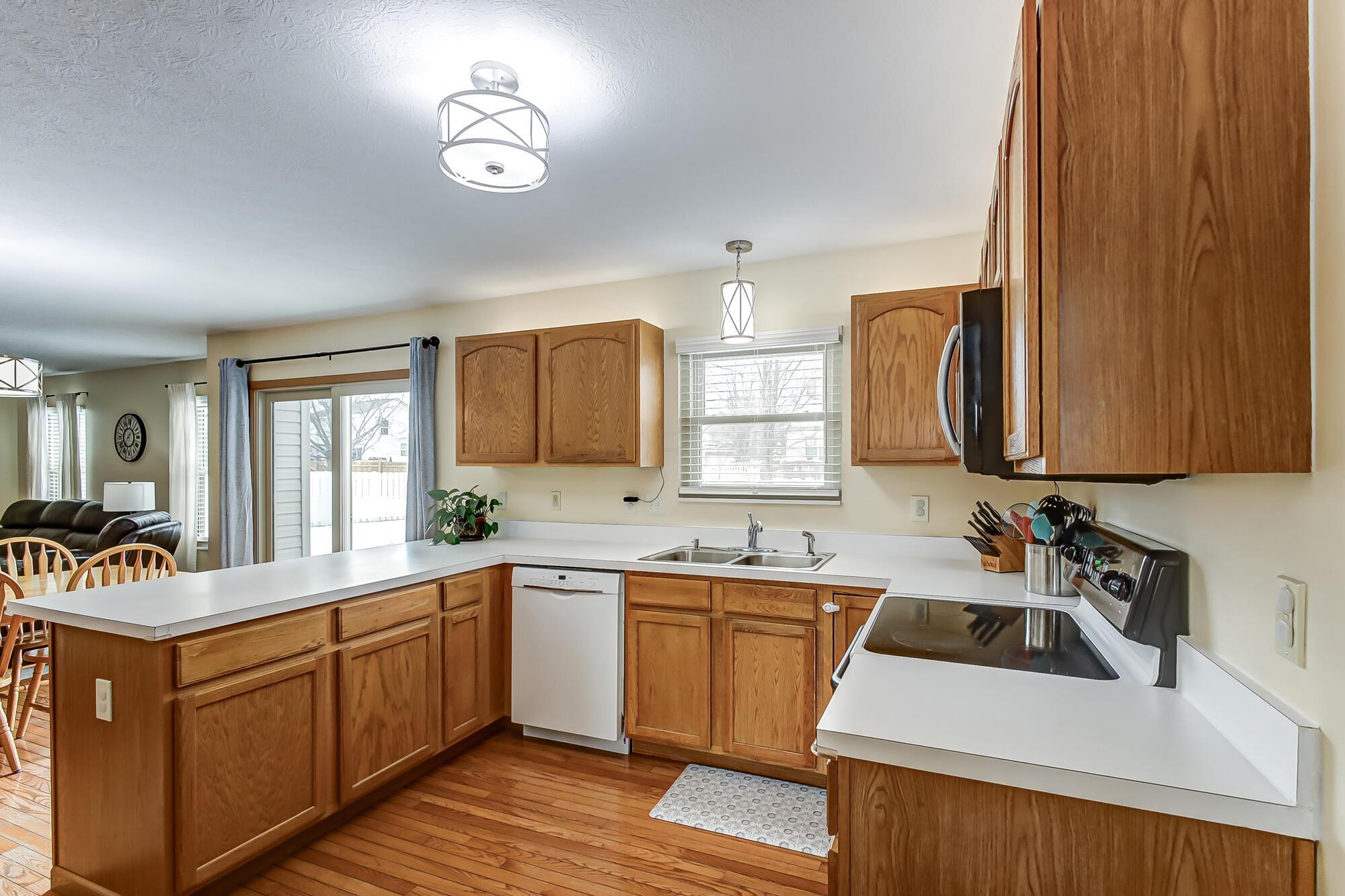 2127 Twin Flower Circle, Grove City, Ohio image 6
