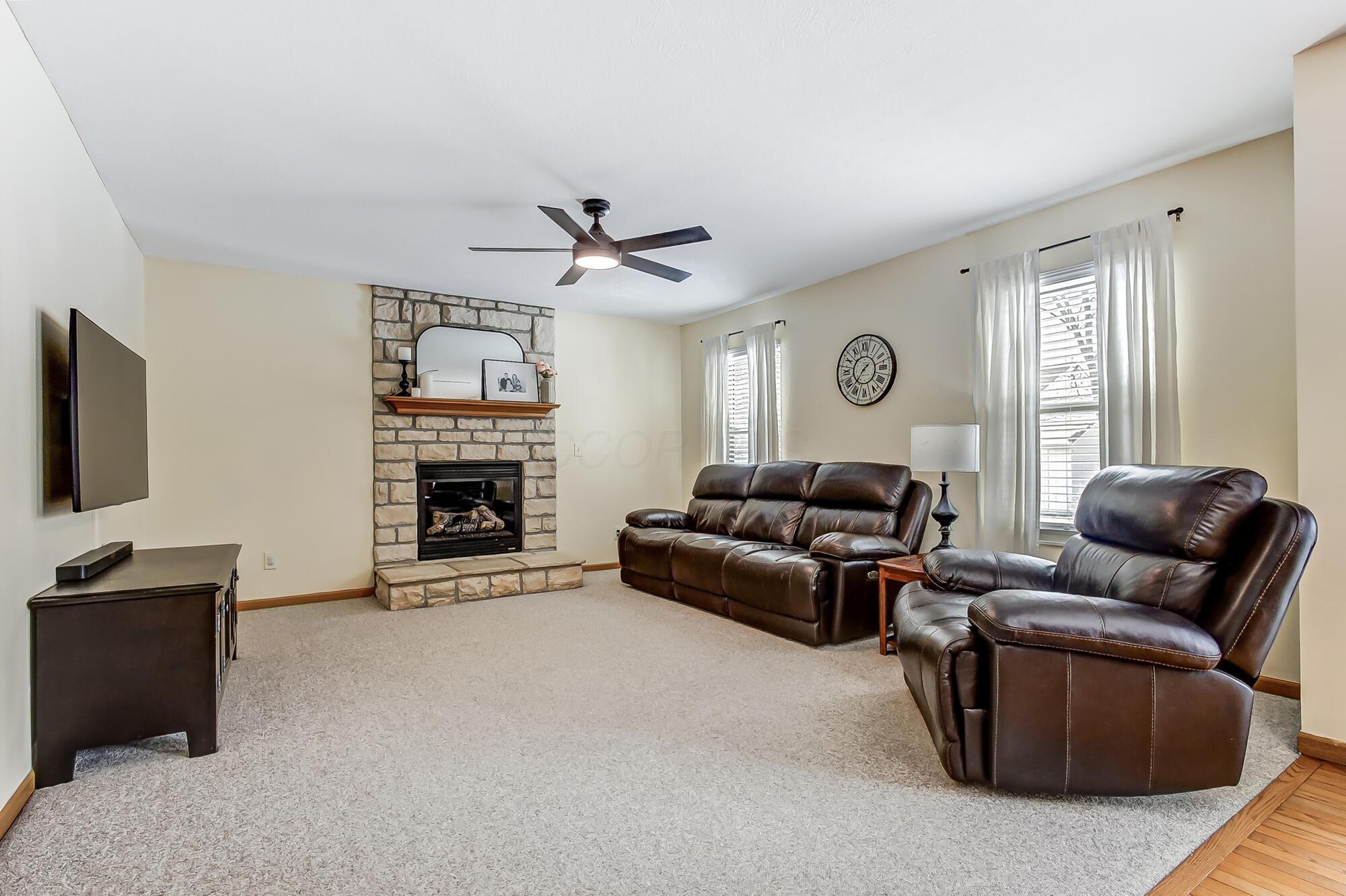 2127 Twin Flower Circle, Grove City, Ohio image 9