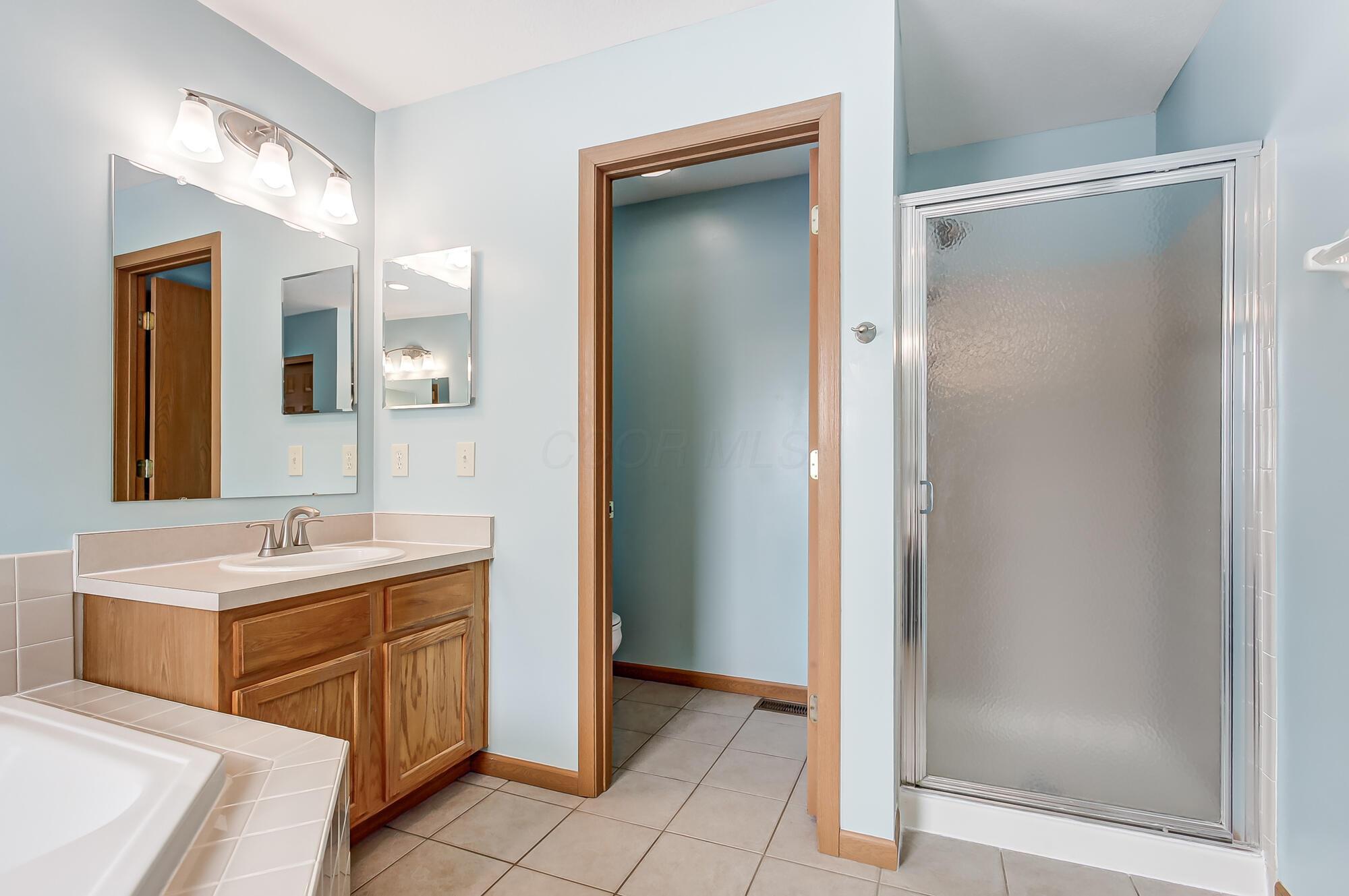 2127 Twin Flower Circle, Grove City, Ohio image 24
