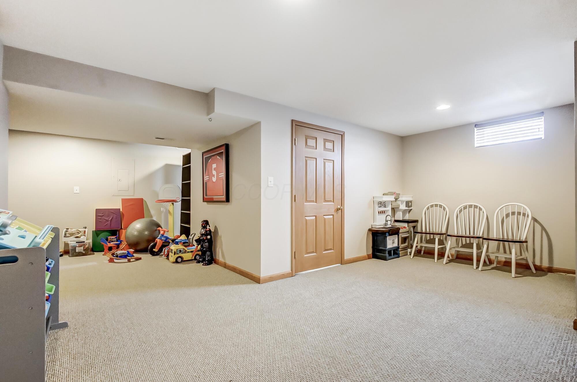 2127 Twin Flower Circle, Grove City, Ohio image 34
