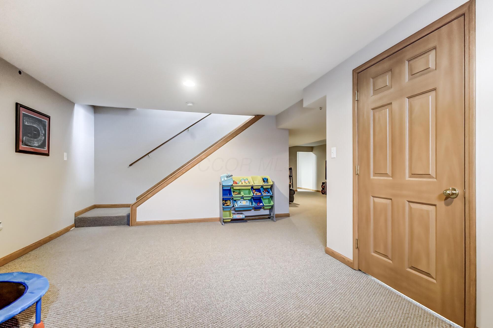 2127 Twin Flower Circle, Grove City, Ohio image 33