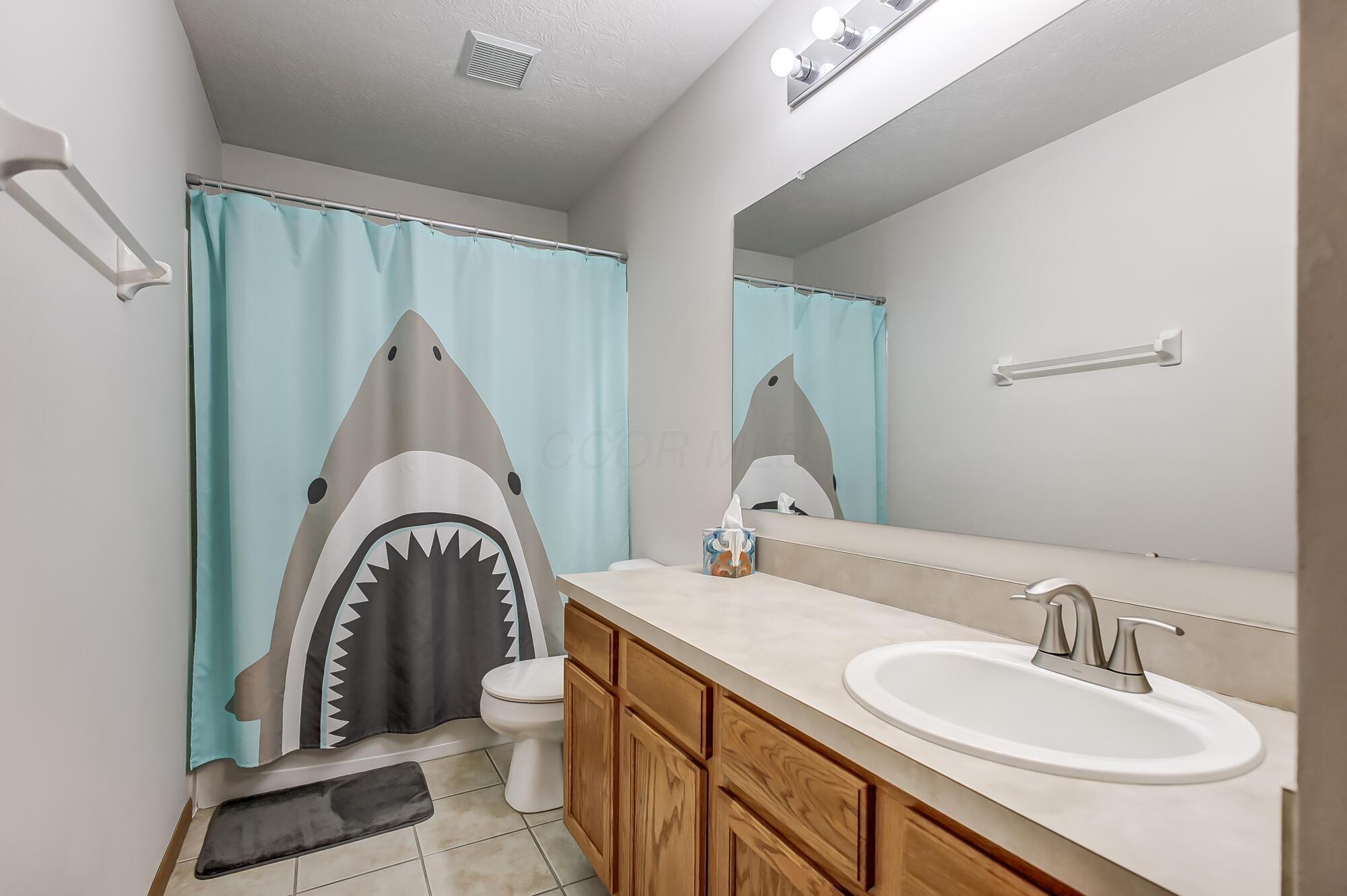 2127 Twin Flower Circle, Grove City, Ohio image 28