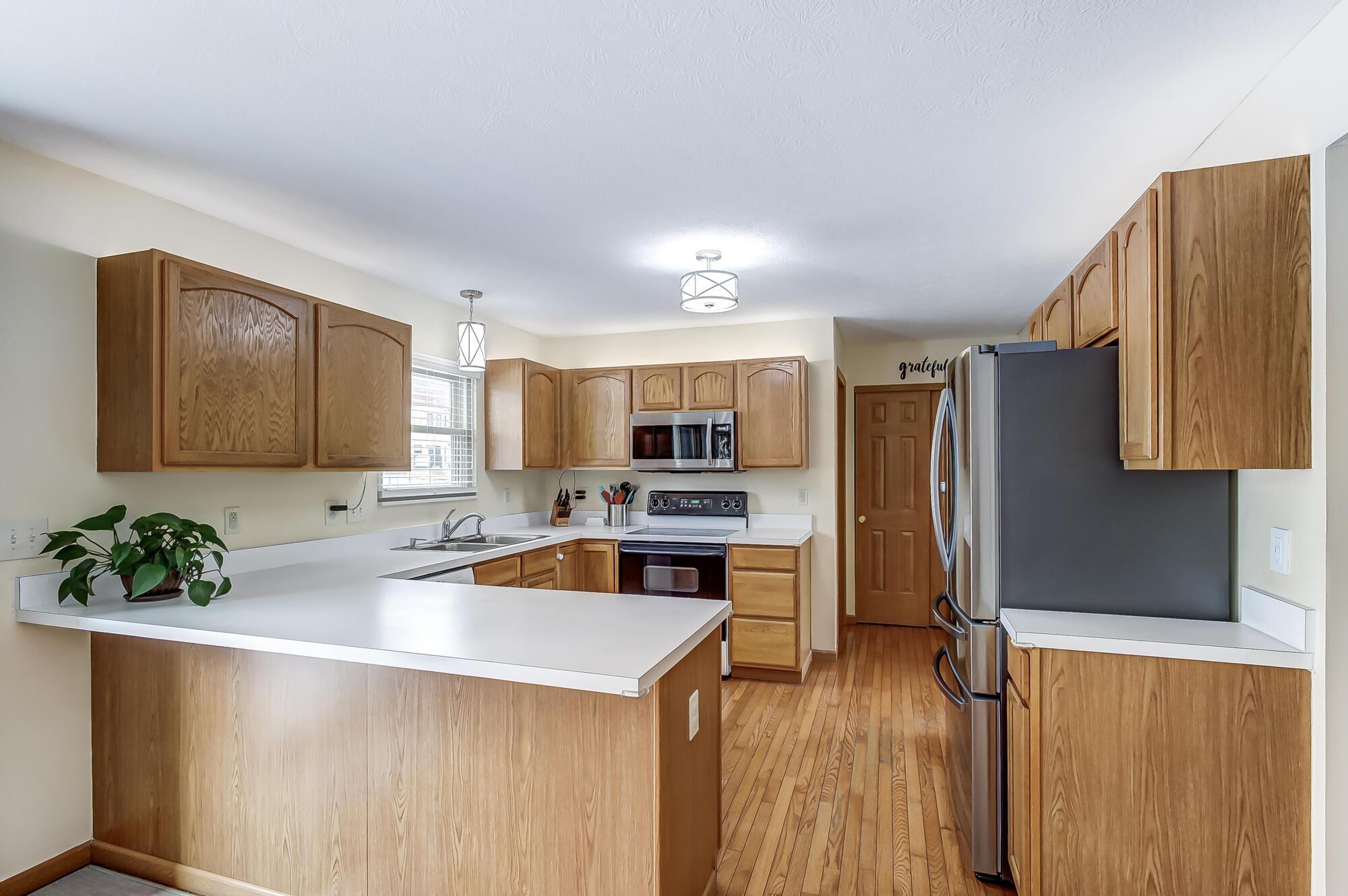 2127 Twin Flower Circle, Grove City, Ohio image 5