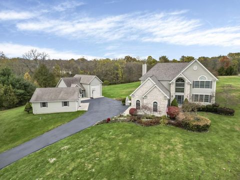 Photo of 45 Mallard Point, Hebron, OH 43025 (MLS # 225041356)