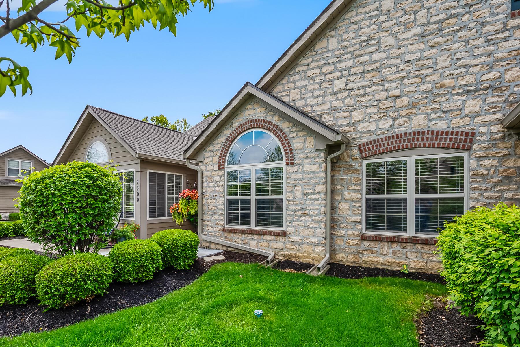 7300 Falls View Circle, Delaware, Ohio image 3