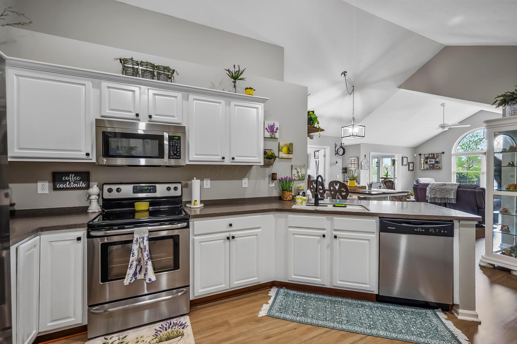 7300 Falls View Circle, Delaware, Ohio image 16