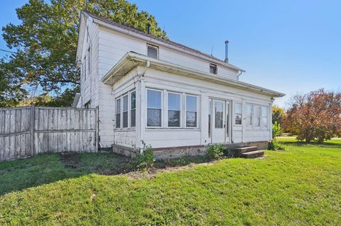 Photo of 350 Diley Road, Pickerington, OH 43147 (MLS # 225040129) Photo of 350 Diley Road, Pickerington, OH 43147 (MLS # 225040129)