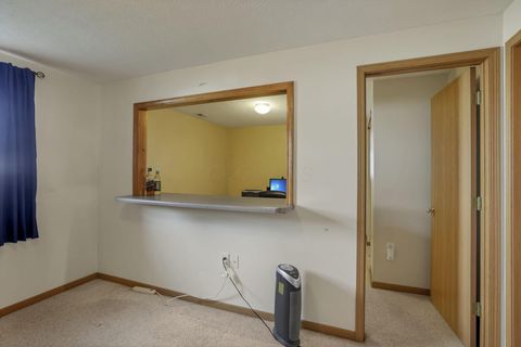 Tiny photo for 412 Hunters Court, Newark, OH 43055 (MLS # 225040977)