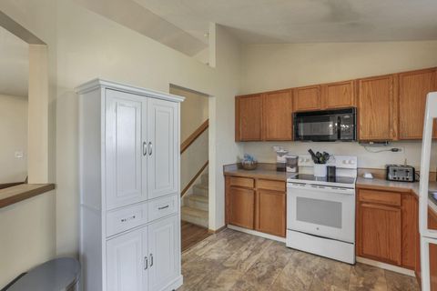 Tiny photo for 412 Hunters Court, Newark, OH 43055 (MLS # 225040977)