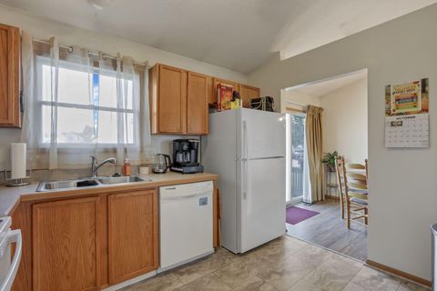 Tiny photo for 412 Hunters Court, Newark, OH 43055 (MLS # 225040977)