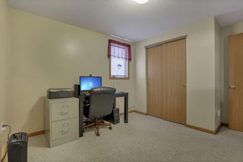 Tiny photo for 412 Hunters Court, Newark, OH 43055 (MLS # 225040977)