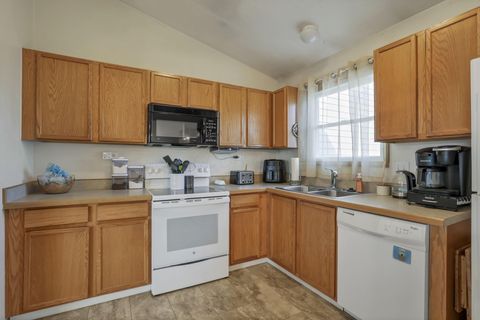 Tiny photo for 412 Hunters Court, Newark, OH 43055 (MLS # 225040977)