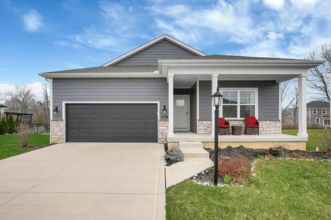 Photo of 261 Crestview Court, Pickerington, OH 43147 (MLS # 226015494)