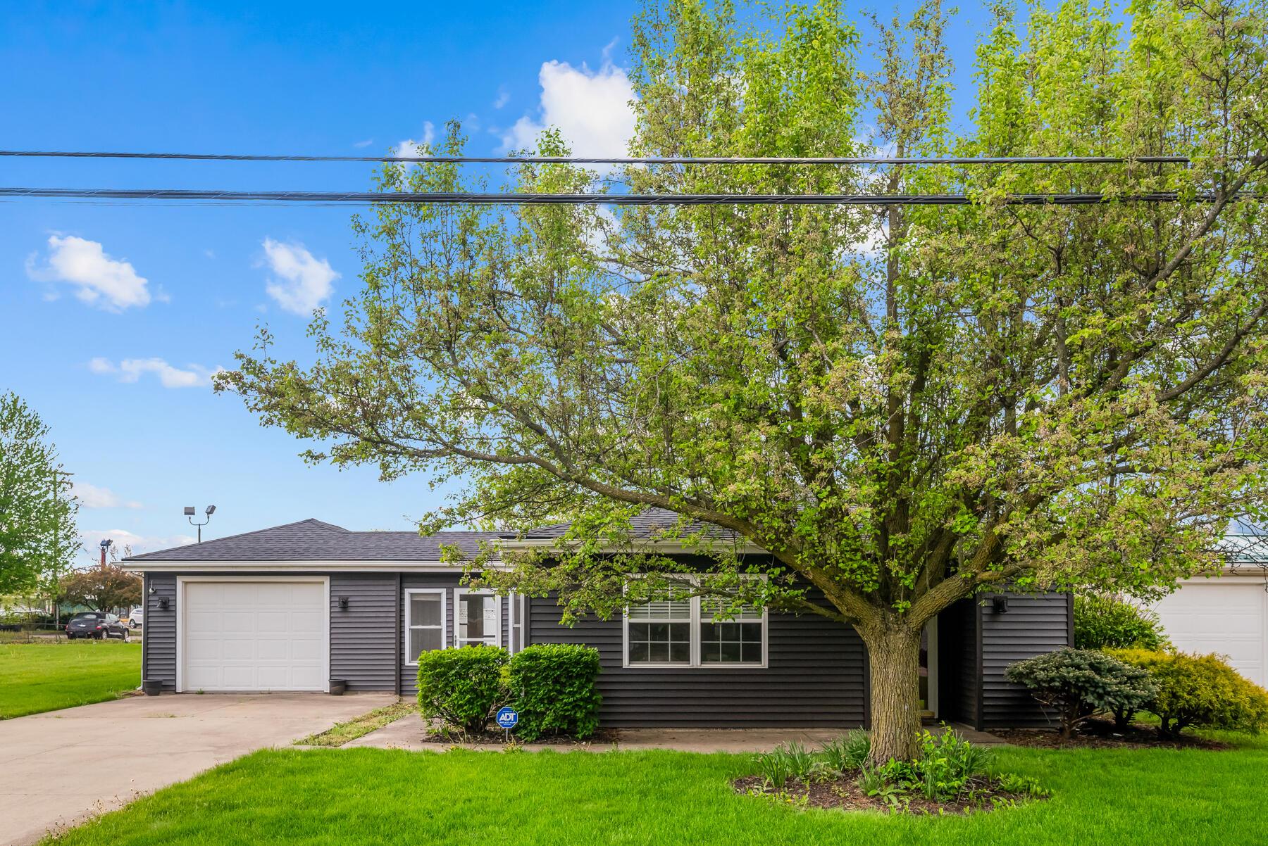 949 W Beal Avenue, Bucyrus, Ohio image 2