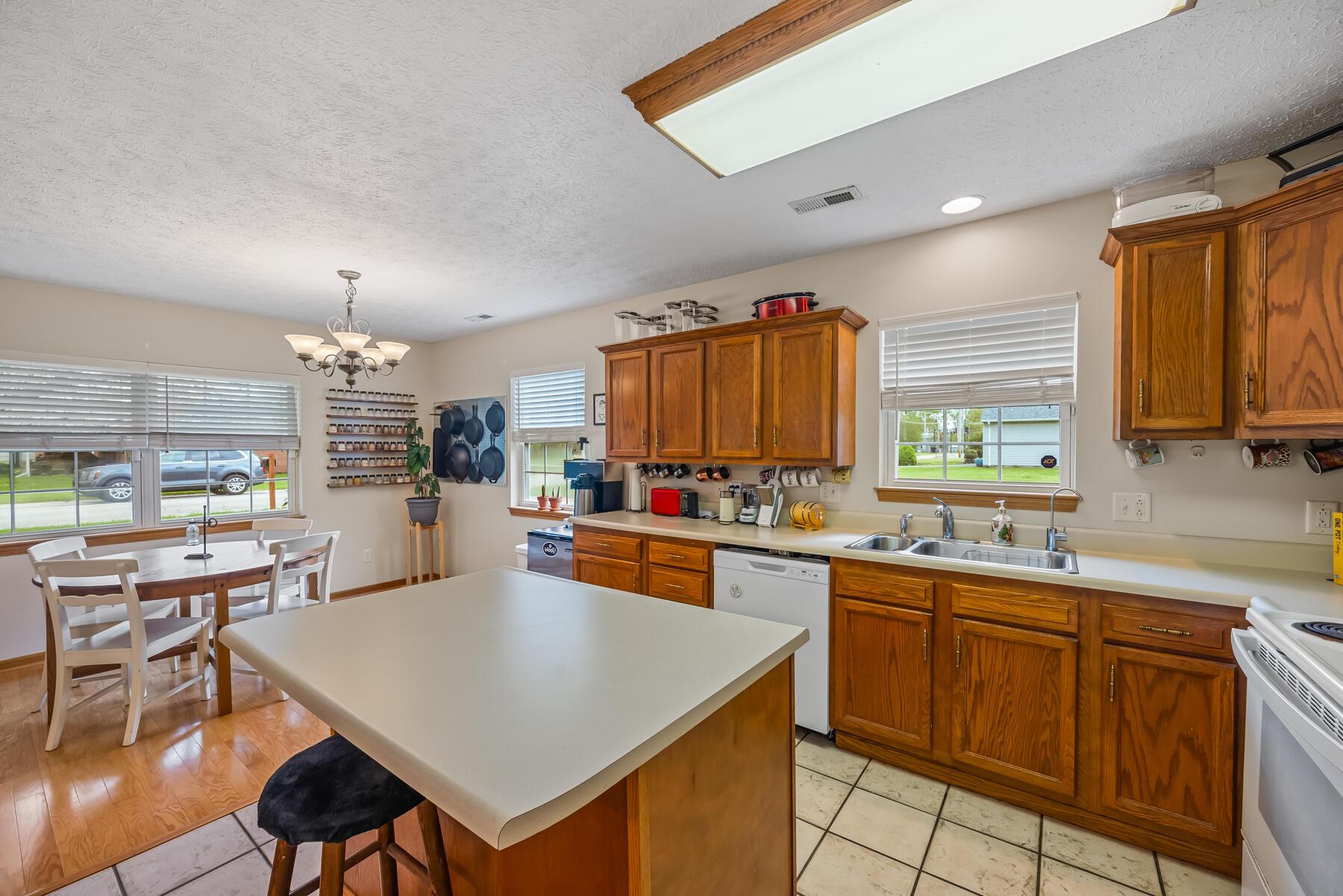 949 W Beal Avenue, Bucyrus, Ohio image 14