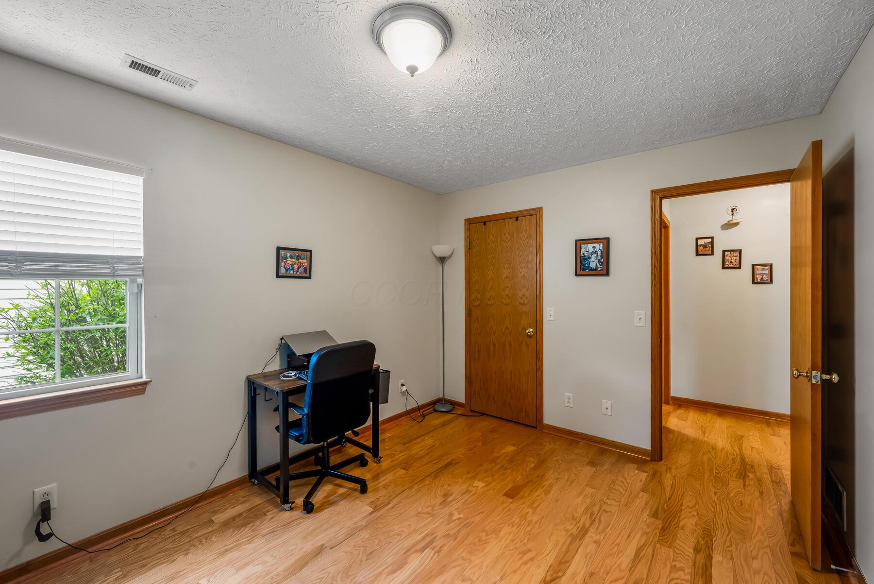 949 W Beal Avenue, Bucyrus, Ohio image 25