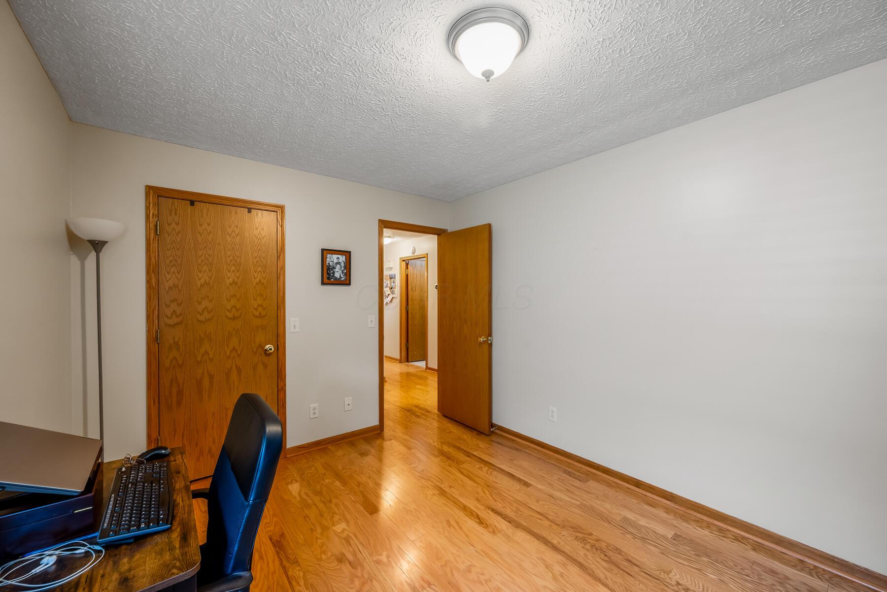 949 W Beal Avenue, Bucyrus, Ohio image 26
