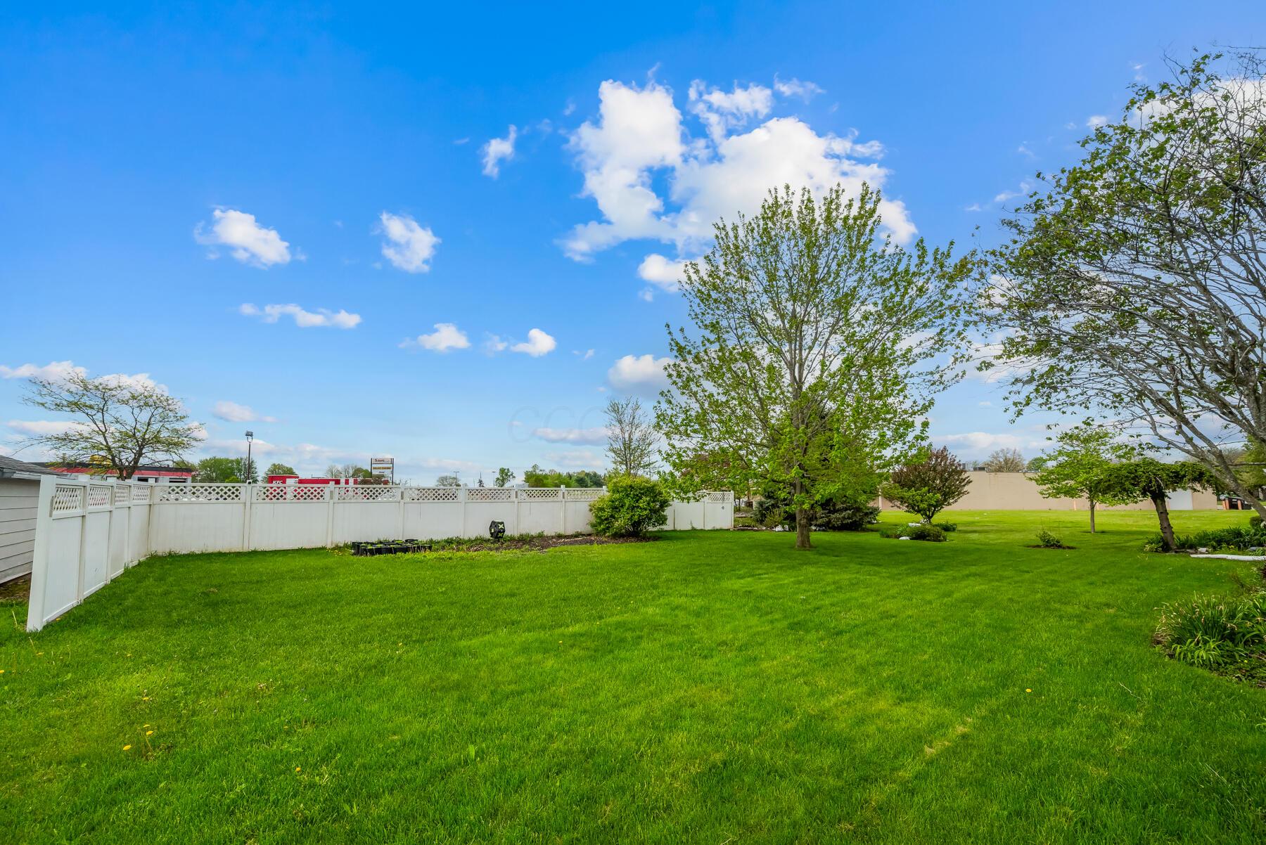 949 W Beal Avenue, Bucyrus, Ohio image 38