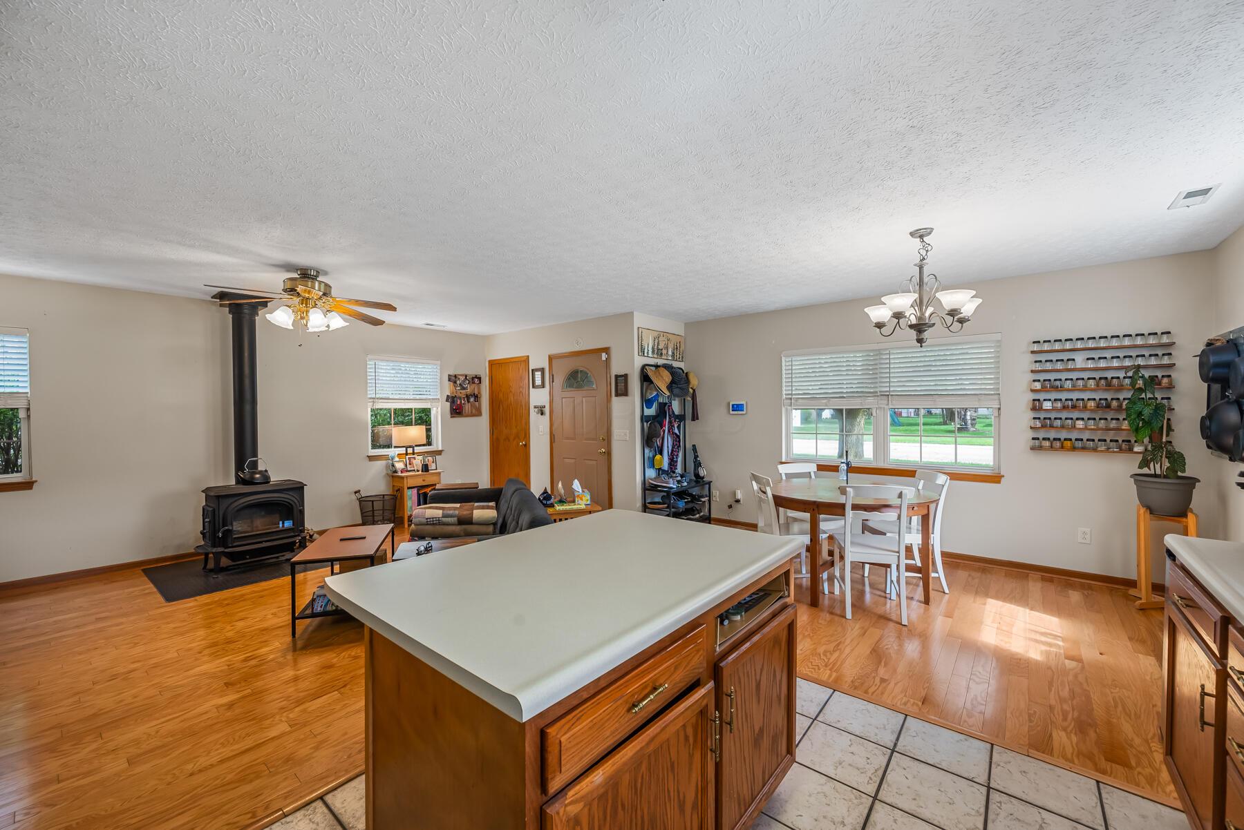 949 W Beal Avenue, Bucyrus, Ohio image 15