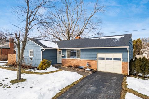 Photo of 724 Drummond Court, Columbus, OH 43214 (MLS # 226004059)