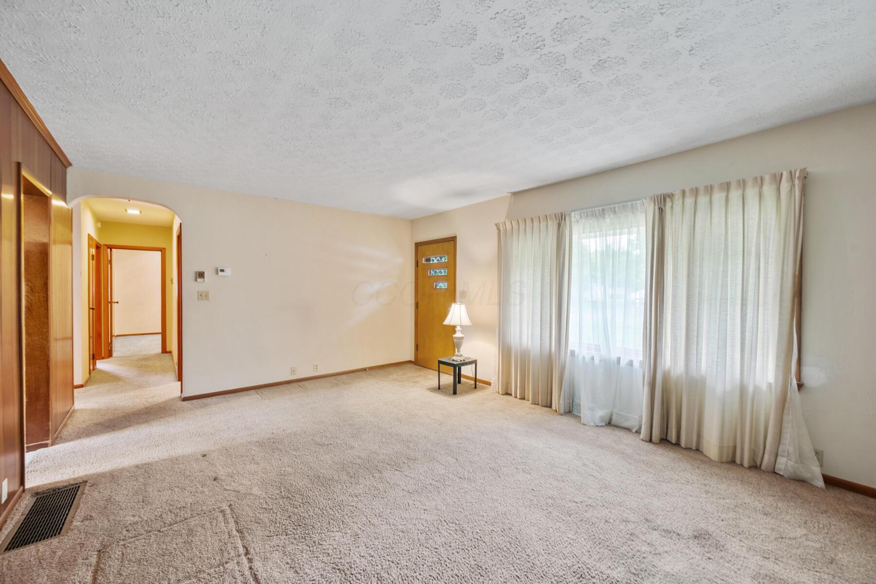 878 Woodlawn Drive, Marion, Ohio image 4