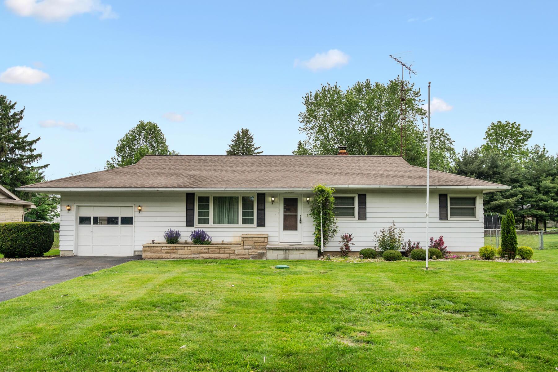878 Woodlawn Drive, Marion, Ohio image 1