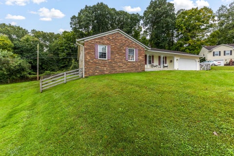 Tiny photo for 154 Alameda Court, Lancaster, OH 43130 (MLS # 226036288)